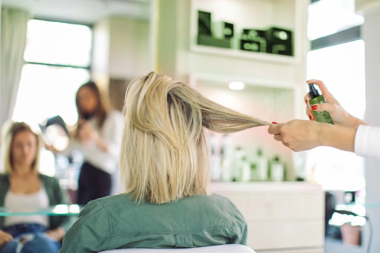 woman at the hairdresser's