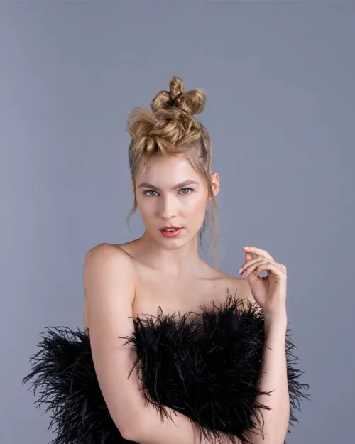 Lookbook-CardCarousel-Styling1.jpg